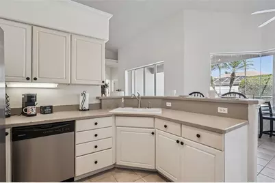 8072 Canyon Lake Circle, Orlando, FL 32835 - Photo 12