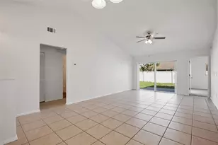 11320 Clayridge Dr, Tampa, FL 33635 - Photo 4