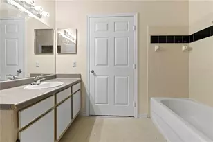 6021 Westgate Dr, Orlando, FL 32835 - Photo 20