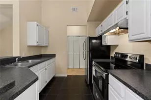 6021 Westgate Dr, Orlando, FL 32835 - Photo 10