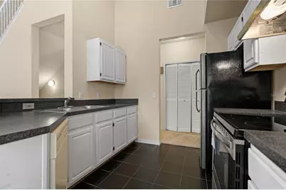 6021 Westgate Drive #823, Orlando, FL 32835 - Photo 6