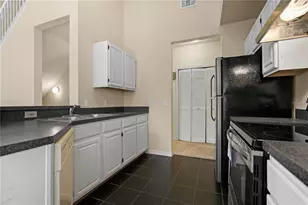 6021 Westgate Dr, Orlando, FL 32835 - Photo 6