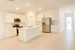 4802 Katrina Dr, Haines City, FL 33844 - Photo 4