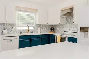 2445 Constitution Blvd, Sarasota, FL 34231 - Photo 8