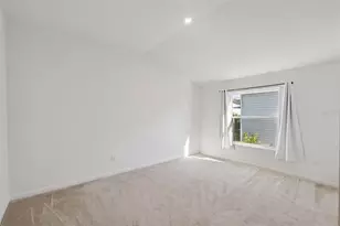 7548 Kuenher Ct, The Villages, FL 34762 - Photo 10