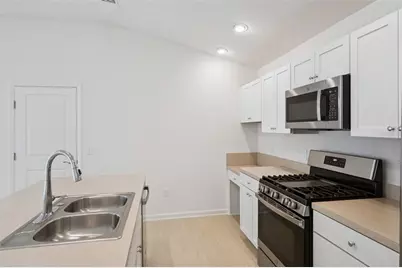 7548 Kuenher Court, The Villages, FL 34762 - Photo 10