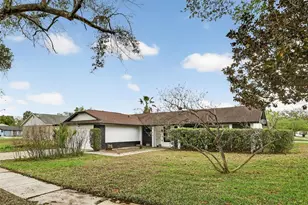 9823 Balmoral Cir, Orlando, FL 32817 - Photo 2