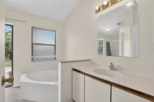 9823 Balmoral Cir, Orlando, FL 32817 - Photo 22