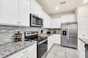 830 Paradise Dr, Davenport, FL 33897 - Photo 8