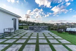 7701 Summerlake Pointe Boulevard, Winter Garden, FL 34787 - Photo 10