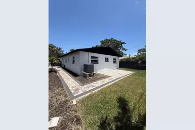 1766 Maryland Avenue NE, Saint Petersburg, FL 33703 - Photo 14