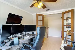 3114 W Paris St, Tampa, FL 33614 - Photo 8