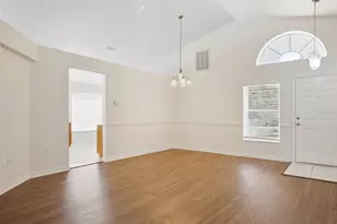 1004 Cristelle Jean Dr, Ruskin, FL 33570 - Photo 10