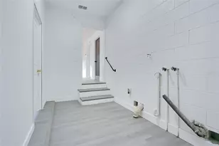 1951 S Crystal Lake Dr, Orlando, FL 32806 - Photo 10