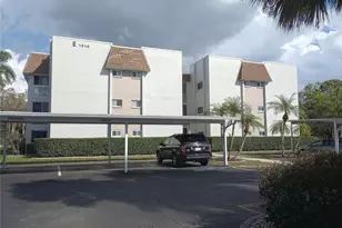 1310 Glen Oaks Dr E, Sarasota, FL 34232 - Photo 2