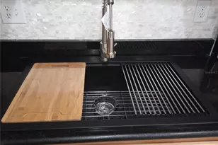 1310 Glen Oaks Dr E, Sarasota, FL 34232 - Photo 8