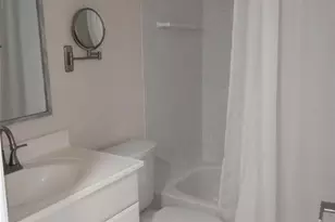 1310 Glen Oaks Dr E, Sarasota, FL 34232 - Photo 16