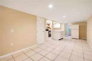 38341 Palm Grove Dr, Zephyrhills, FL 33542 - Photo 8