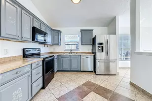 9660 Hollyhill Dr, Orlando, FL 32824 - Photo 10