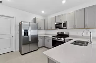 362 Cornerstone Dr, Groveland, FL 34736 - Photo 4