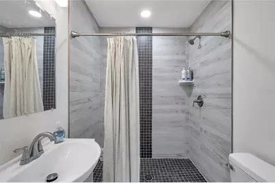 2703 18th Street S, Saint Petersburg, FL 33712 - Photo 18