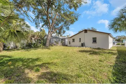 2703 18th Street S, Saint Petersburg, FL 33712 - Photo 22