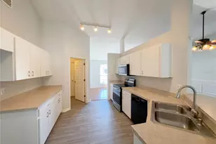 6371 Hampton Pointe Cir, Lakeland, FL 33813 - Photo 12