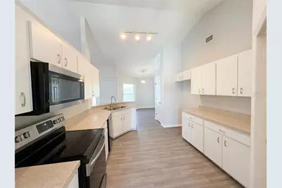 6371 Hampton Pointe Circle, Lakeland, FL 33813 - Photo 2