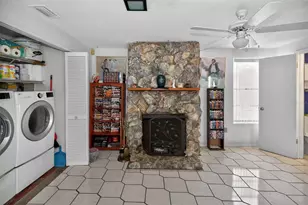 10223 N Armenia Ave, Tampa, FL 33612 - Photo 32