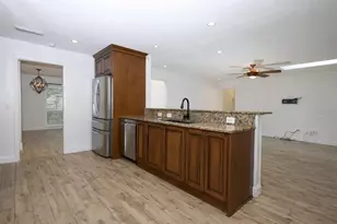 411 Valencia Cir, Oviedo, FL 32765 - Photo 12