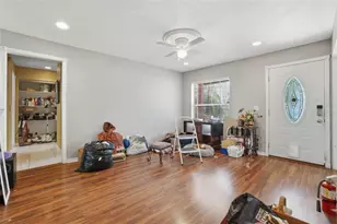8129 Esperanza St, Orlando, FL 32817 - Photo 6