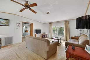 904 Maplewood St, Tavares, FL 32778 - Photo 10