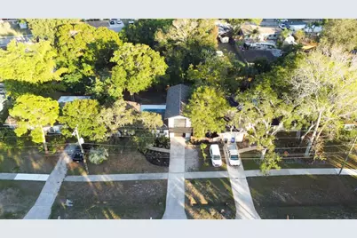 405 Shore Drive E, Oldsmar, FL 34677 - Photo 10