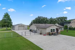 2921 Lake Tohopekaliga Blvd, Kissimmee, FL 34746 - Photo 2