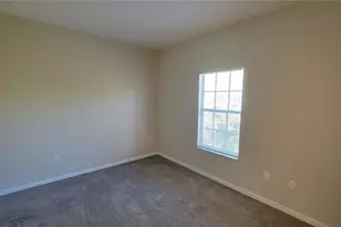 6054 Gibson Ave, Tampa, FL 33617 - Photo 10
