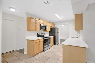 1050 Dishman Loop, Oviedo, FL 32765 - Photo 10