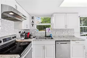 1071 Summer Lakes Dr, Orlando, FL 32835 - Photo 16