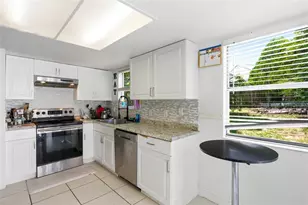 1071 Summer Lakes Dr, Orlando, FL 32835 - Photo 20