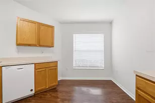 5751 Autumn Shire Dr, Zephyrhills, FL 33541 - Photo 12