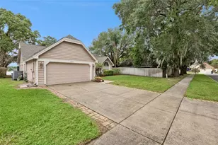 12406 Harney Dr, Orlando, FL 32828 - Photo 2