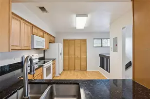 2901 Clubview Dr, Orlando, FL 32822 - Photo 10