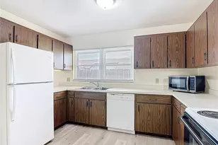 467 Hunter Cir, Kissimmee, FL 34758 - Photo 12