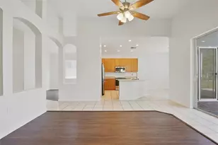 5917 Wedgefield Dr, Zephyrhills, FL 33541 - Photo 8