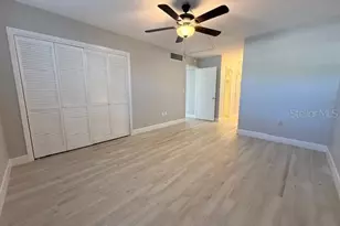 7351 W Country Club Dr N, Sarasota, FL 34243 - Photo 16