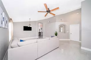 207 Langham Dr, Davenport, FL 33897 - Photo 4