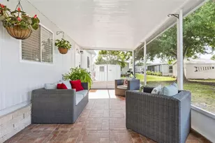 511 Flamingo Ln, Osteen, FL 32764 - Photo 2