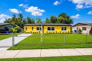2105 9th St NE, Winter Haven, FL 33881 - Photo 2