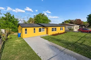 2105 9th St NE, Winter Haven, FL 33881 - Photo 2