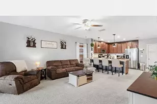 9760 Kinmore Dr, Groveland, FL 34736 - Photo 4