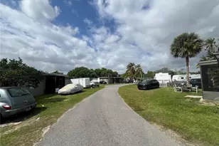 15992 W Colonial Dr, Oakland, FL 34787 - Photo 10